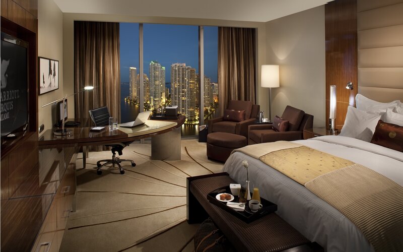 Luxury Hotel Room — Beige, Calm
