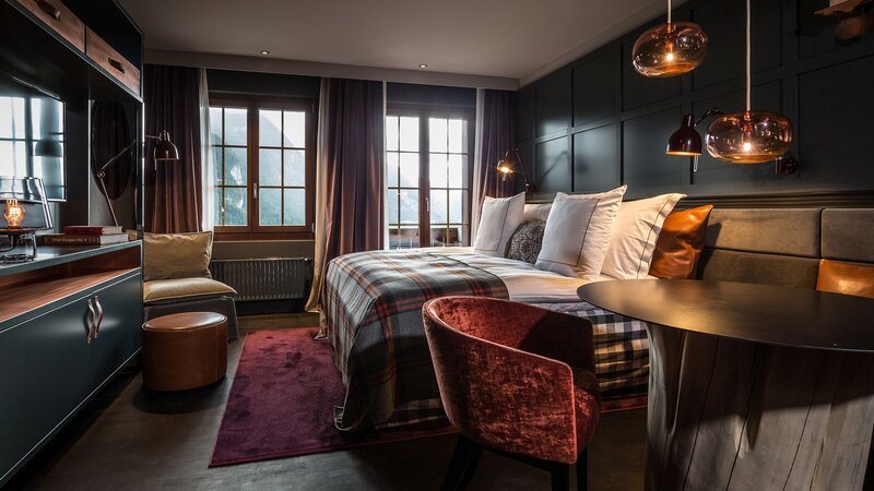 Luxury Hotel Room — Black
