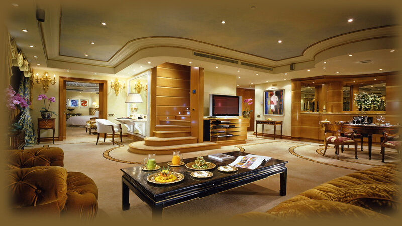 Luxury Hotel Suite — Gold