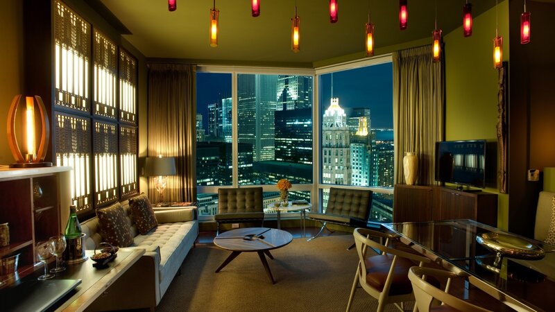 Luxury Hotel Suite — Green