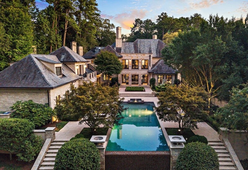 Luxury House with Pool — Green