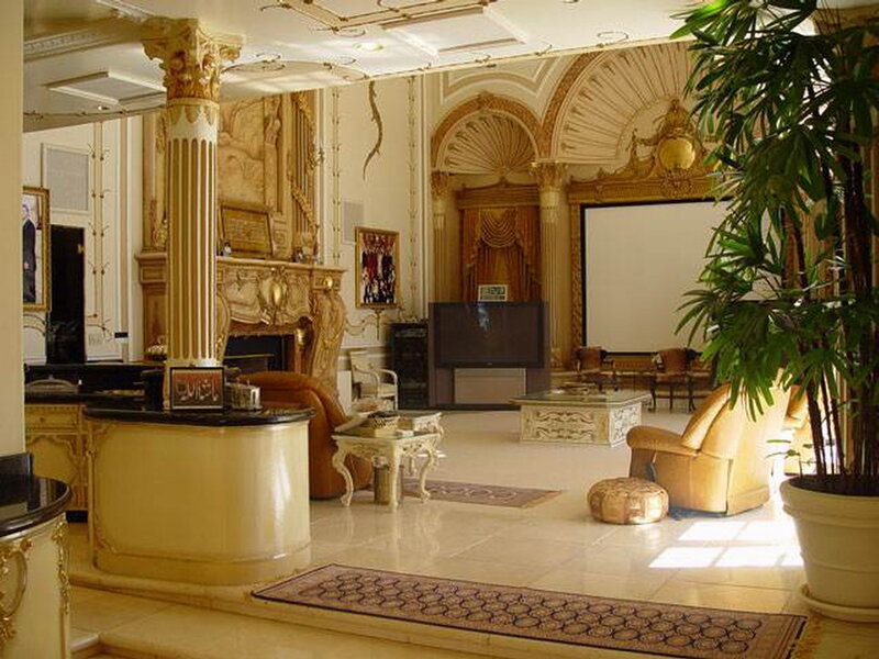 Luxury Living Room — Gold
