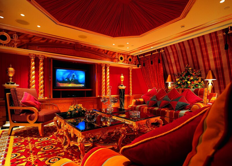 Luxury Living Room — Red