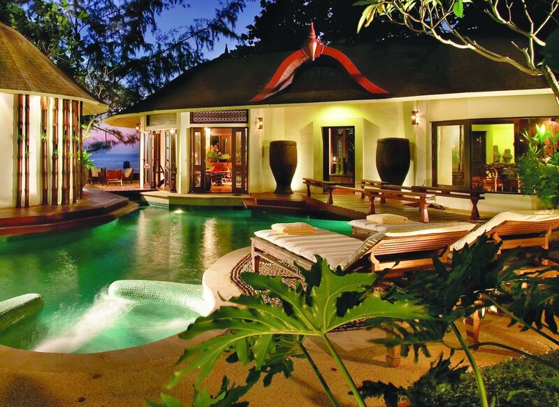 Luxury Pool Villa — Green