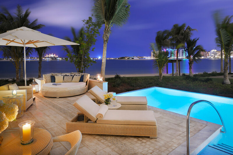Luxury Poolside Lounge — Blue