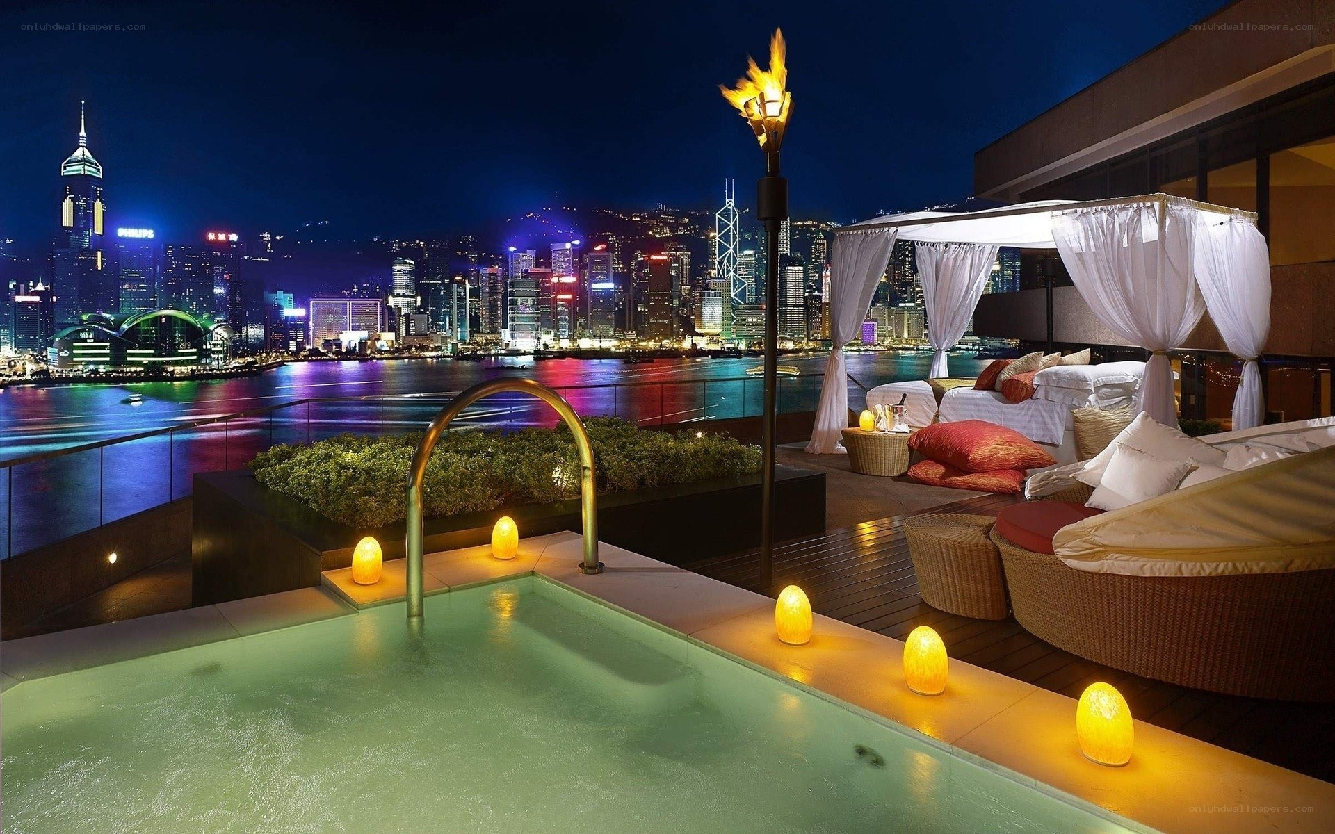 Luxury rooftop spa with city view