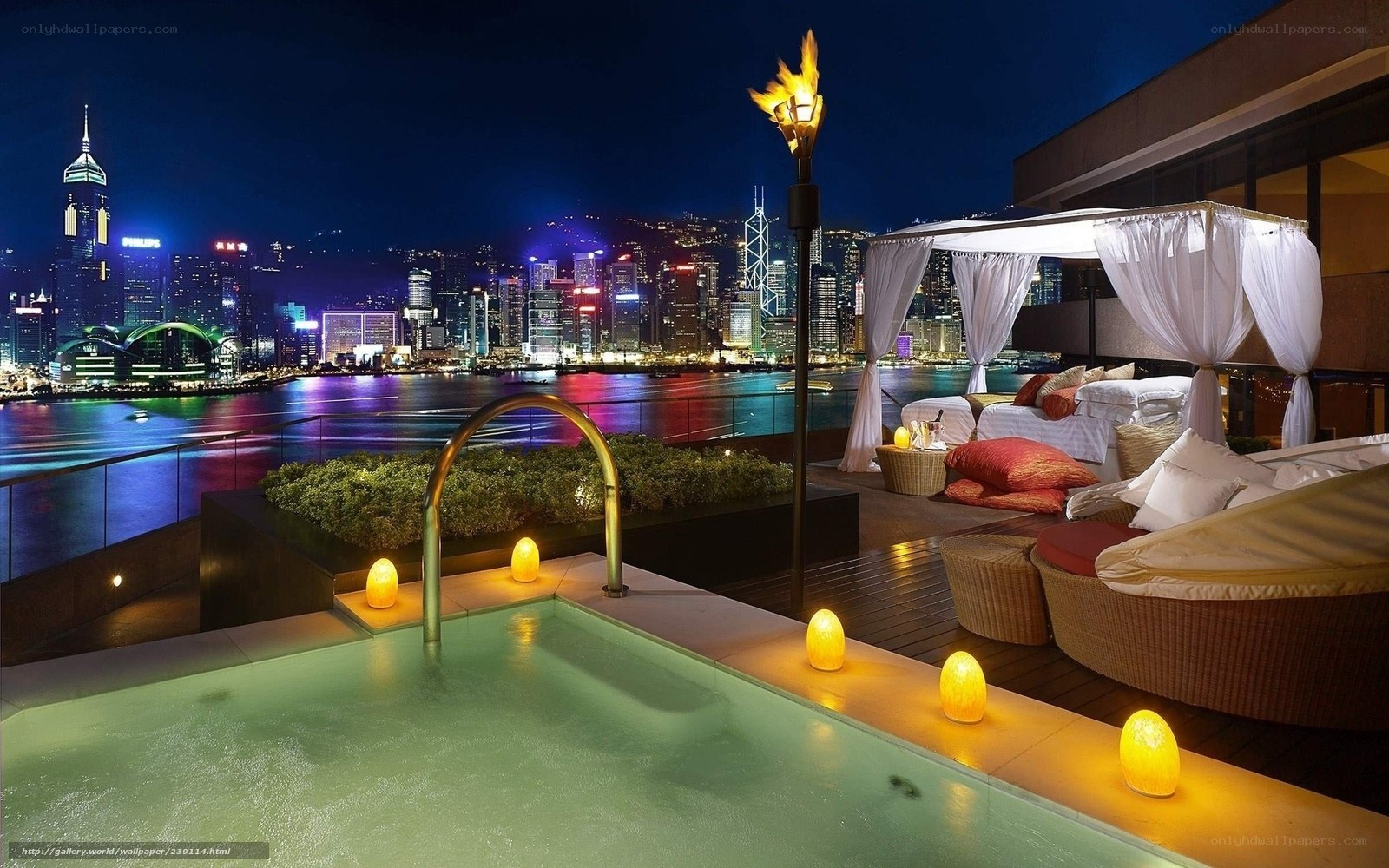 Luxury rooftop spa with city view
