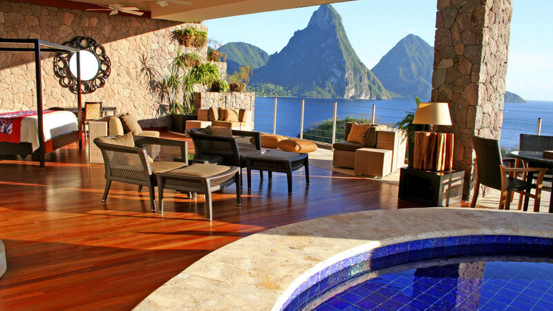 Luxury Room with Mountain View — Blue