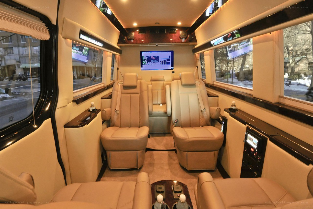 Luxury vehicle interior with recliners