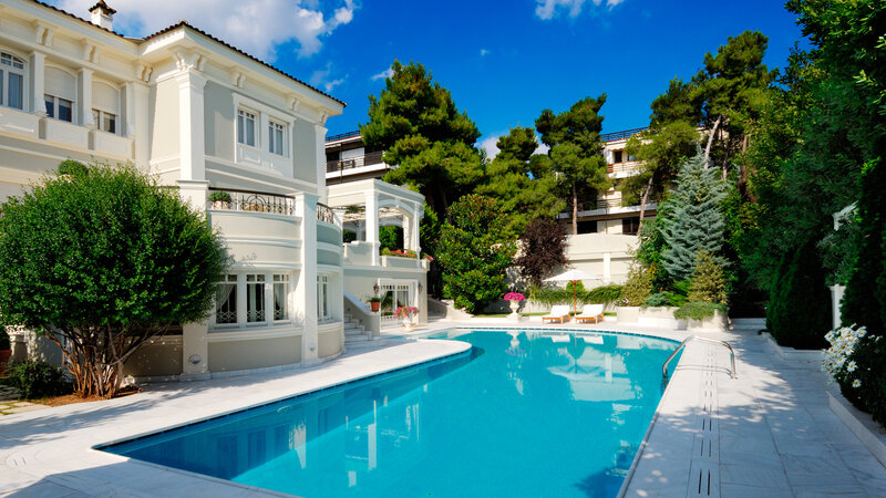 Luxury Villa with Pool — Blue