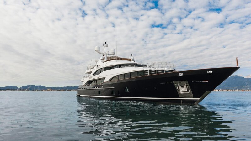 Luxury Yacht in Harbor — Black