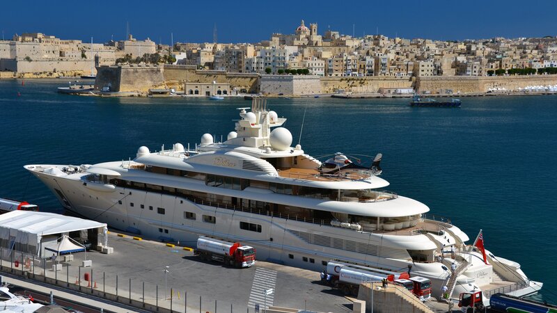 Luxury Yacht in Harbor — Blue, Serene