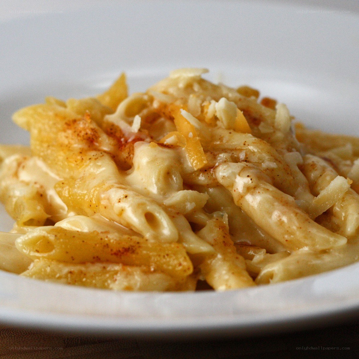 macaroni and cheese dish
