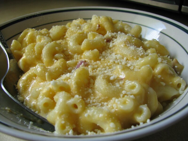 macaroni and cheese in a bowl