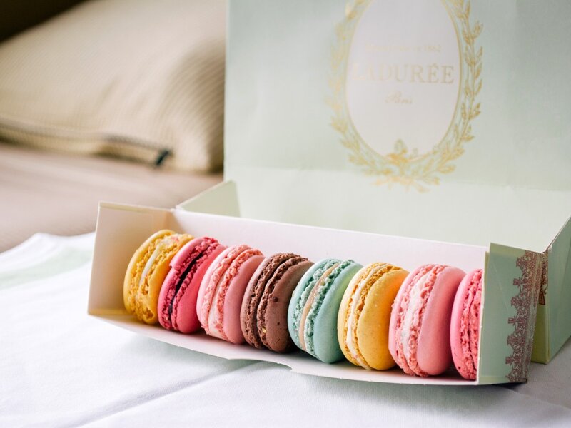 Macarons in a Box — White, Calm