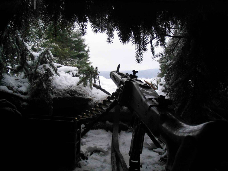 Machine Gun in Snow — Black