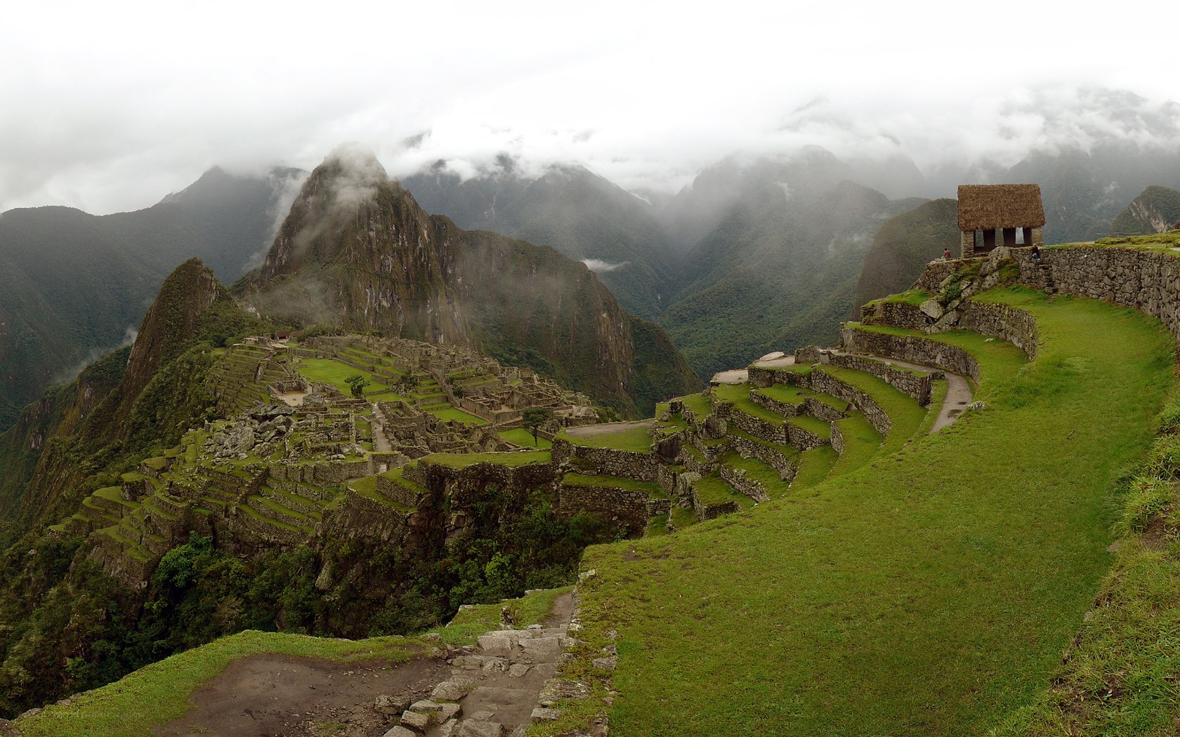 Machu Picchu ruins in clouds