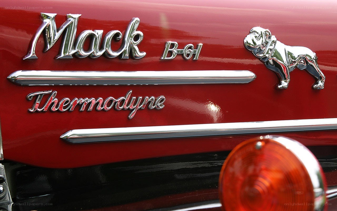 Mack B-61 Thermodyne emblem