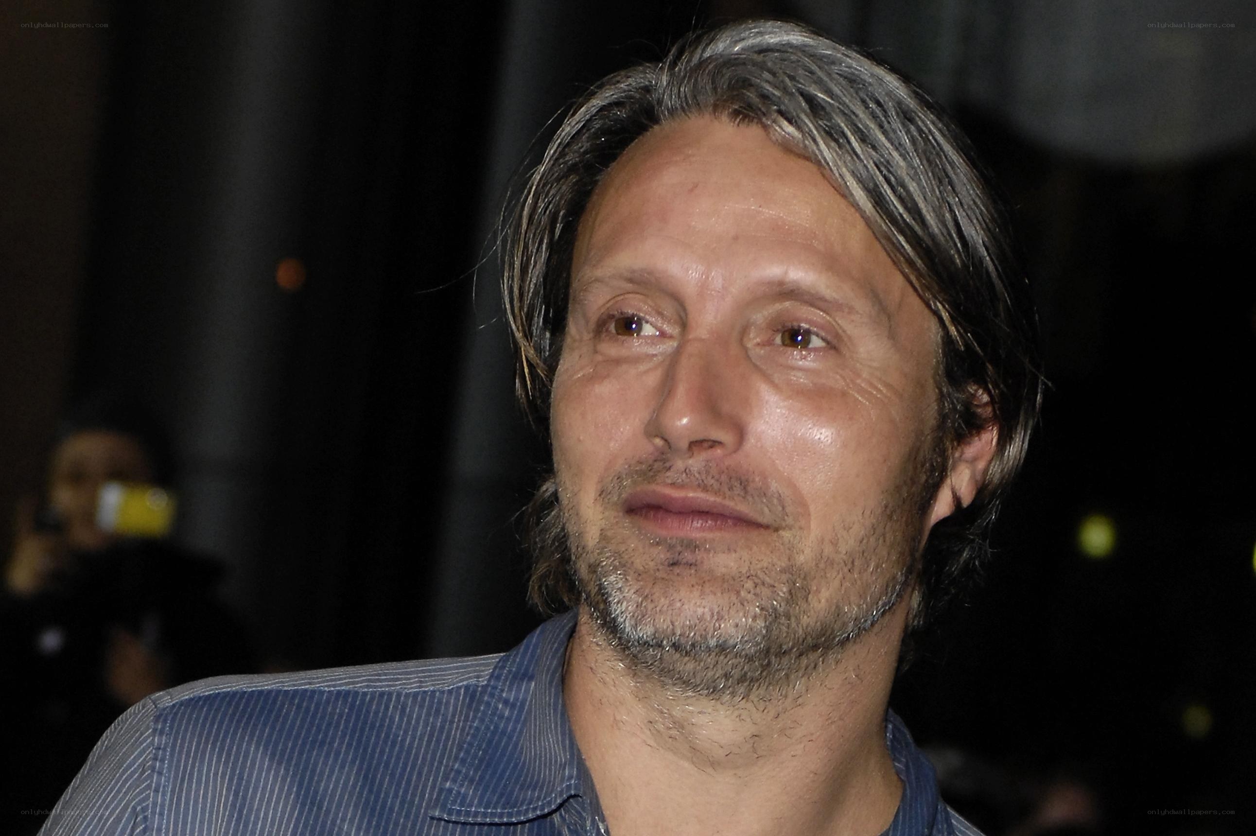 Mads Mikkelsen at event