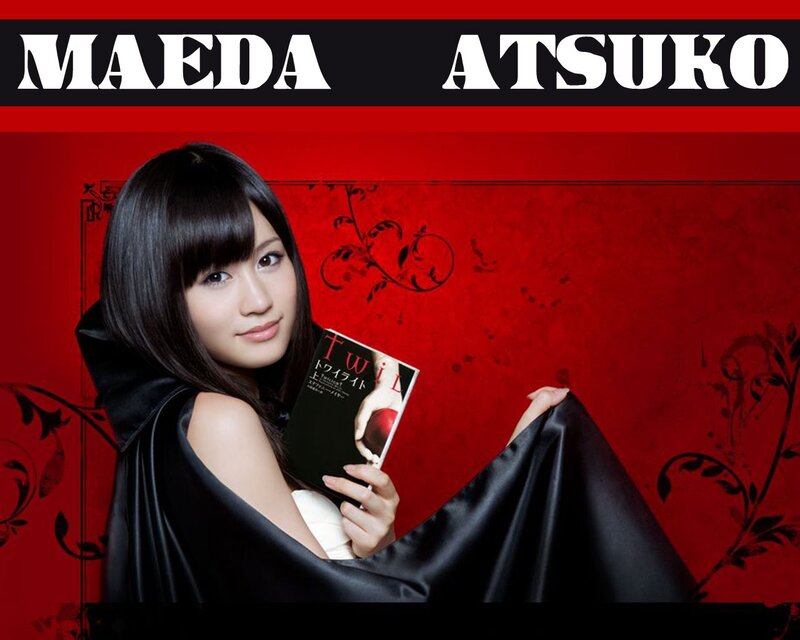 Maeda Atsuko with Twilight book