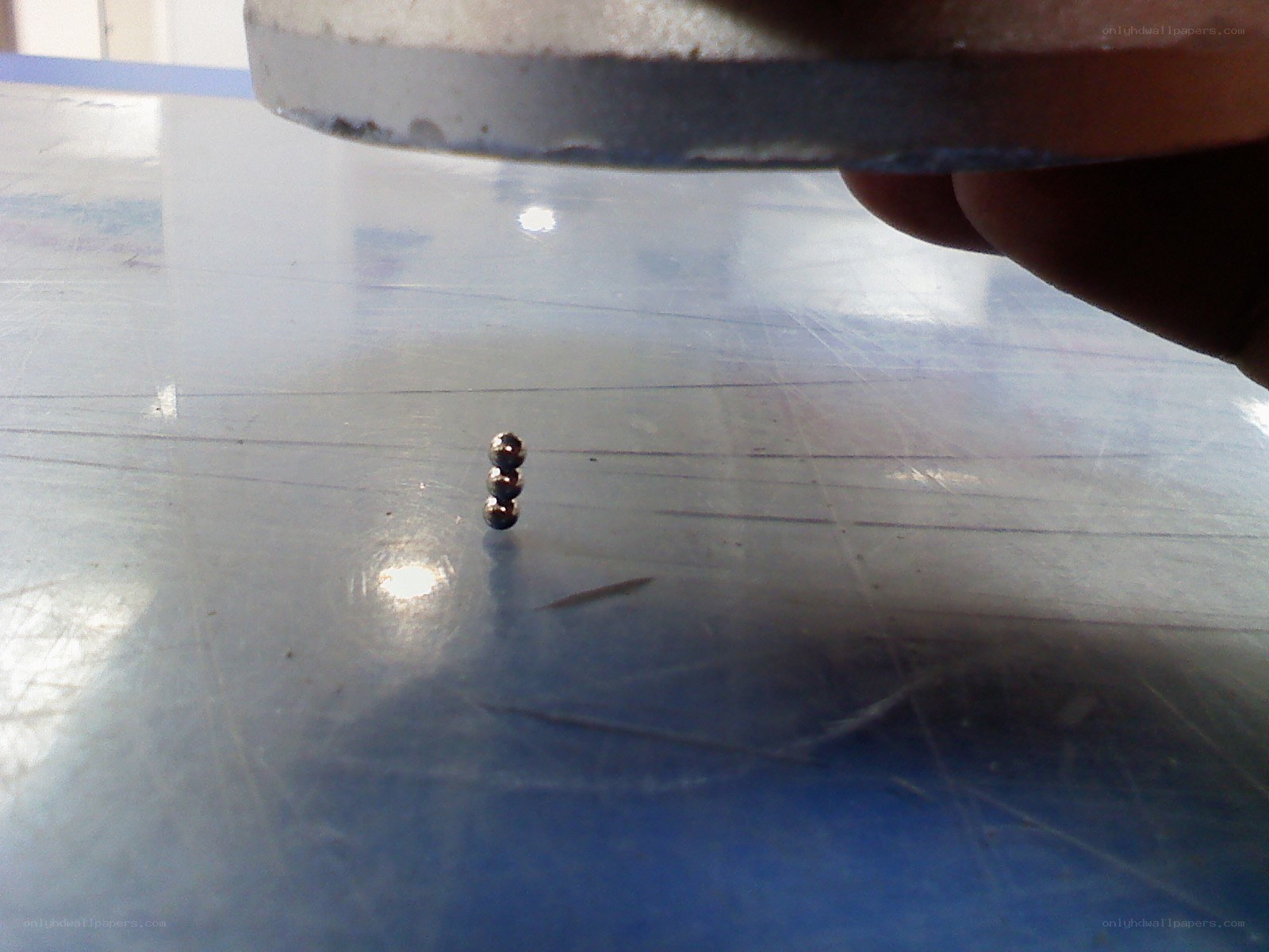 magnetic balls levitating