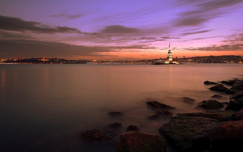 Maiden's Tower at dusk