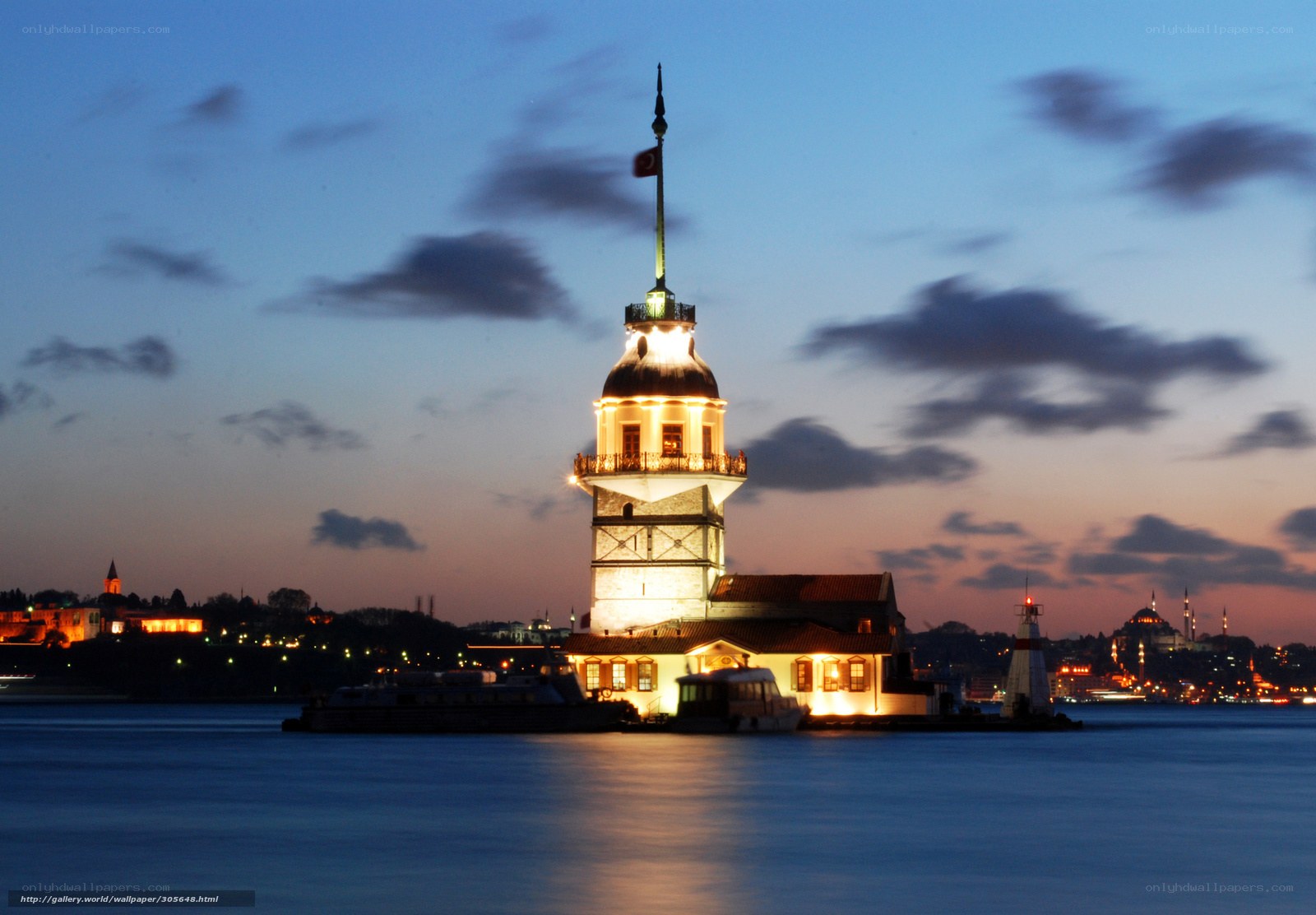 Maiden's Tower at dusk