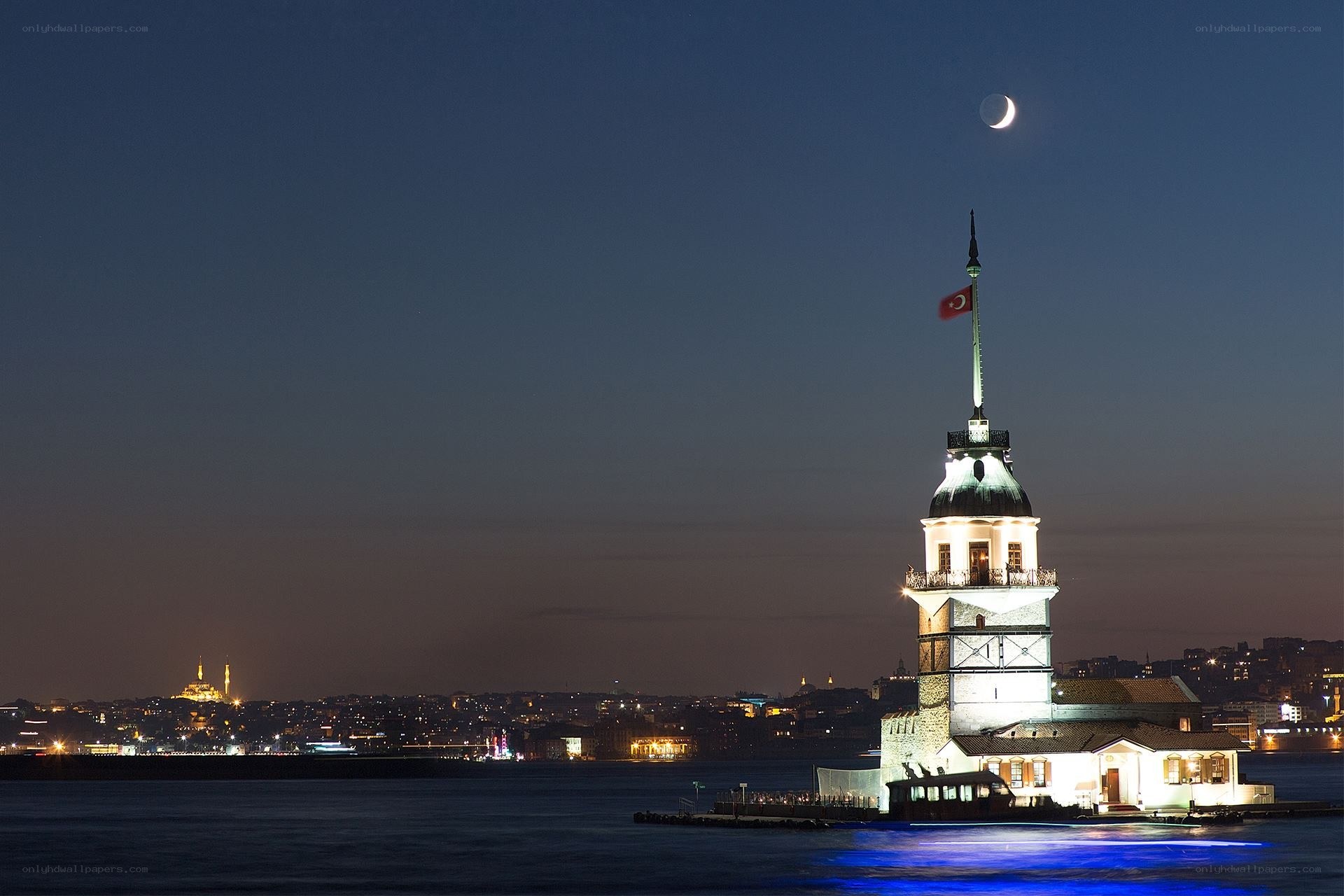 Maiden's Tower at night