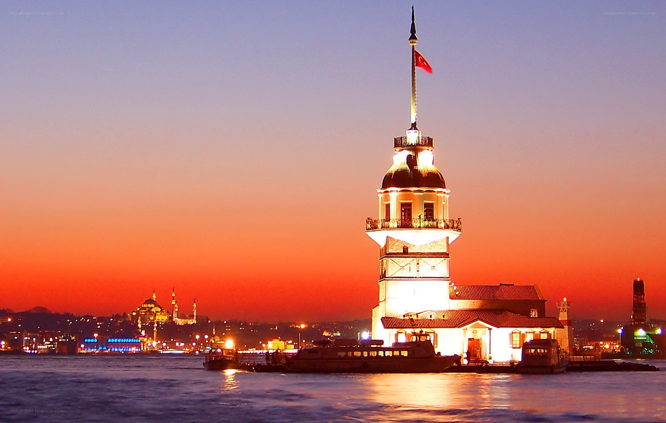 Maiden's Tower at sunset