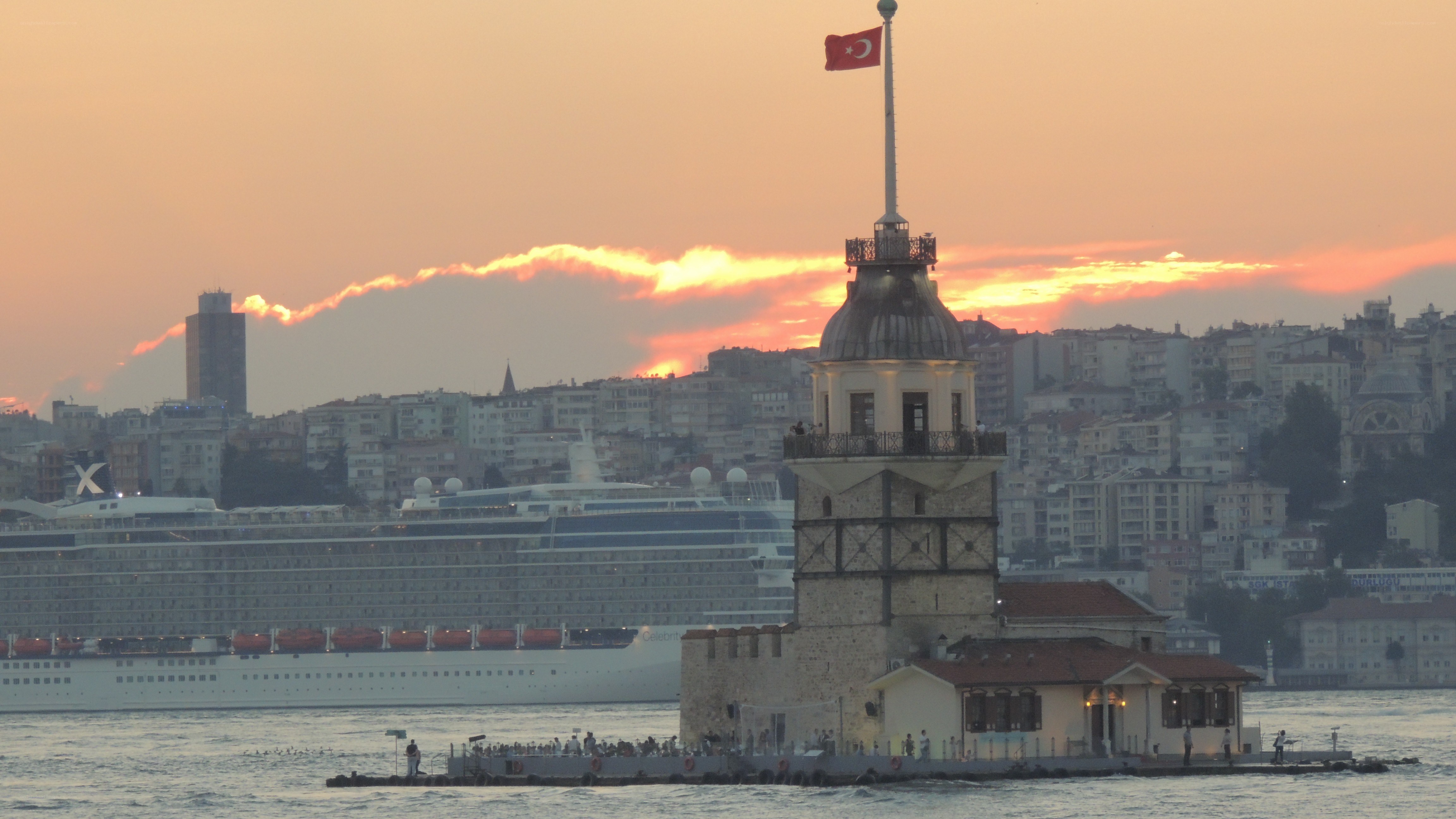 Maiden's Tower at sunset