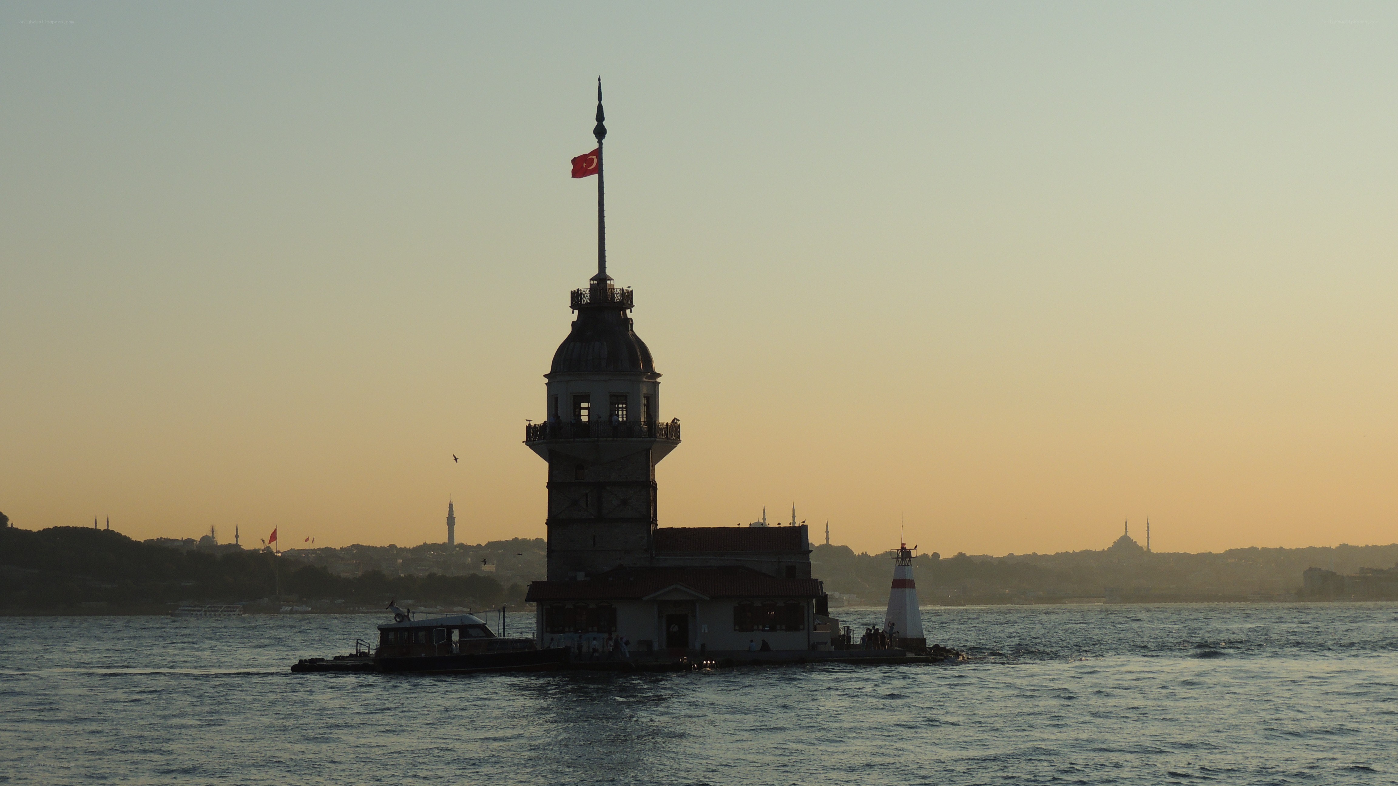 Maiden's Tower at sunset