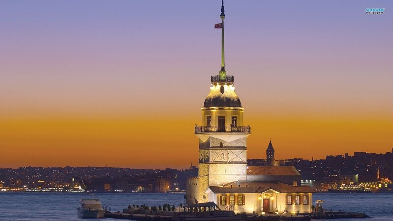 Maiden's Tower at sunset