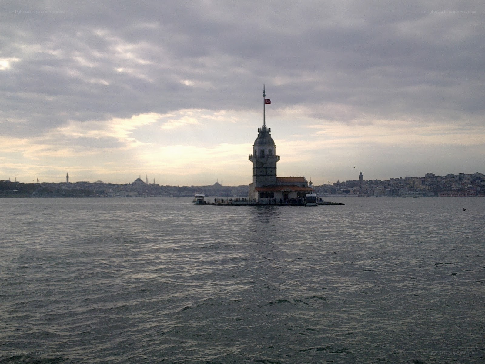 Maiden's Tower on a cloudy day