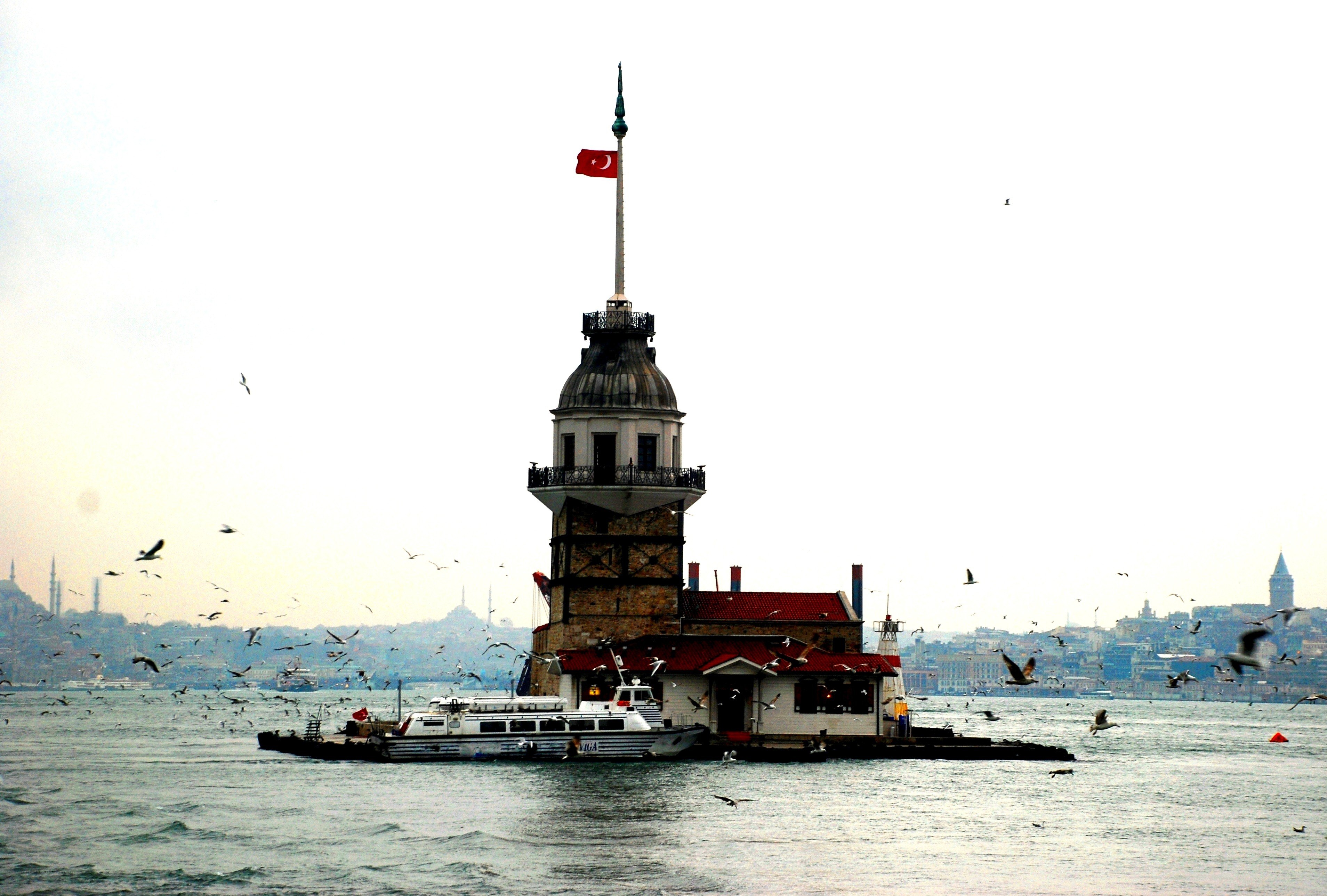 Maiden's Tower with Turkish flag
