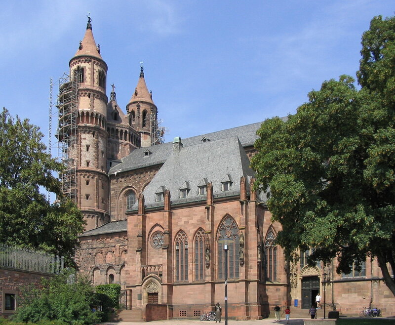 Mainz Cathedral with scaffolding