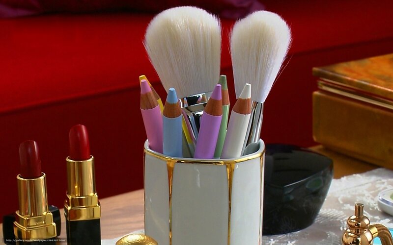 Makeup brushes and cosmetics