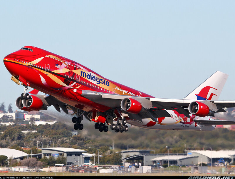 Malaysia Airlines Boeing 747 taking off