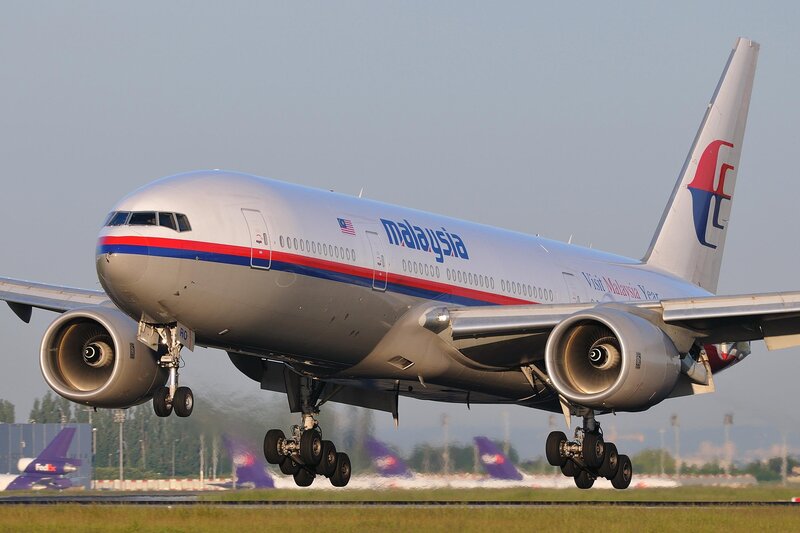 Malaysia Airlines Boeing 777 landing