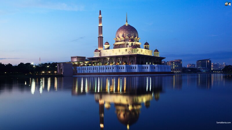 Malaysia's Putra Mosque at dusk