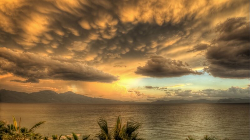 Mammatus Clouds over Sea