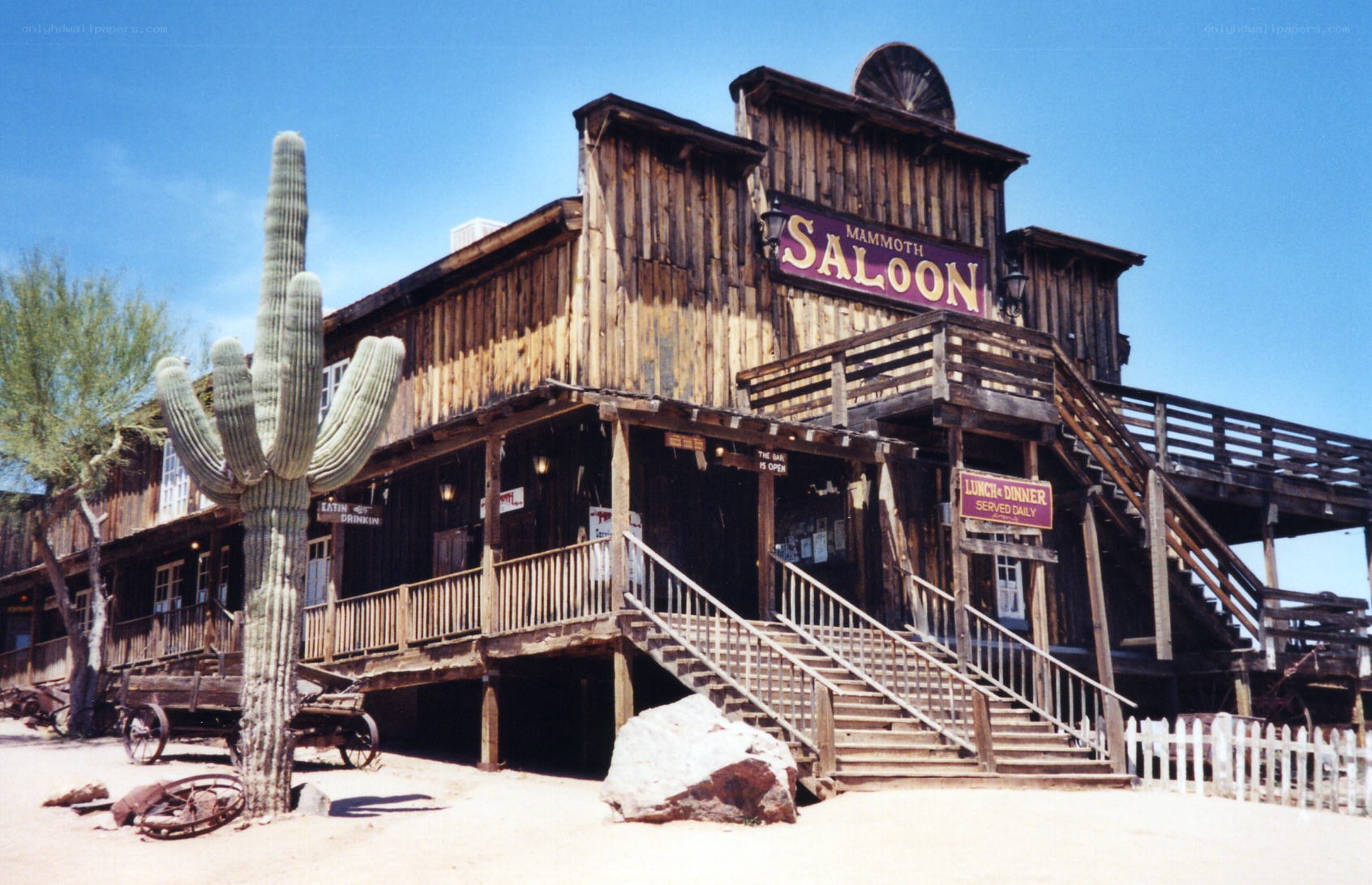Mammoth Saloon in the desert