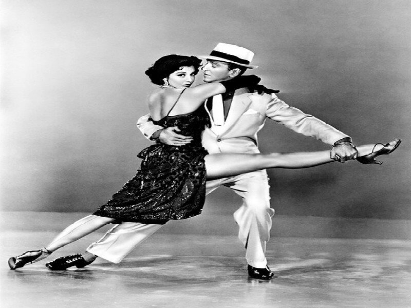 Man and Woman Dancing — Black