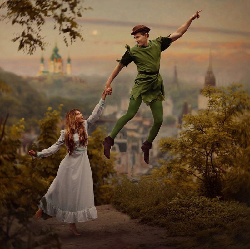 Man and Woman Dancing — Green, Dreamy