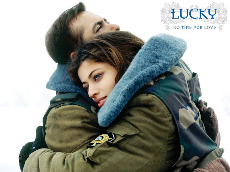 Man and Woman Hugging — Green