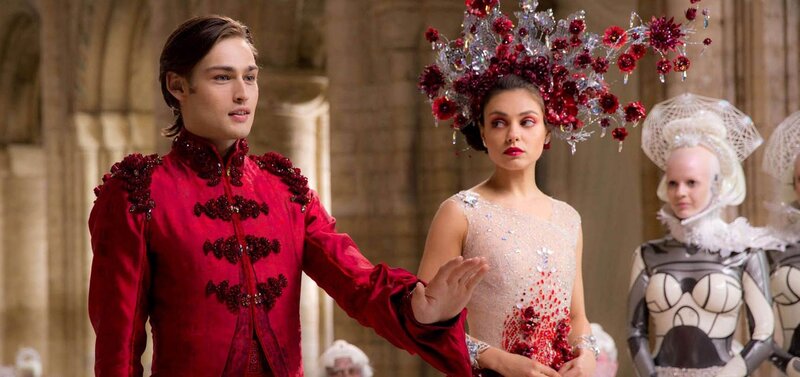 Man and Woman in Costumes — Red, Dramatic, Photograph, Crowns