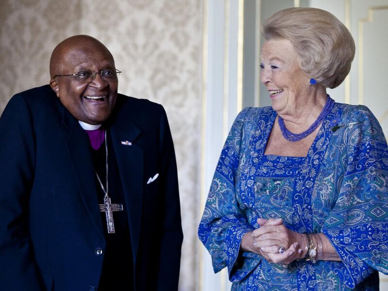 Man and Woman Laughing — Blue, Joyful