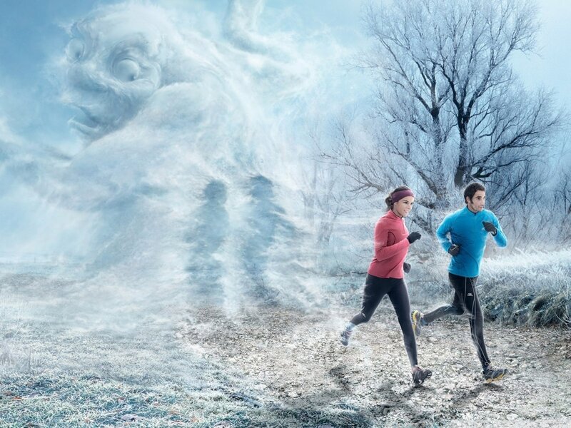 Man and Woman Running — Blue