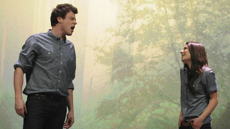 Man and Woman Singing — Green