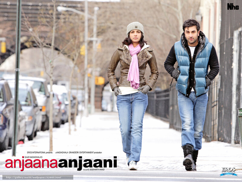 Man and Woman Walking — Blue