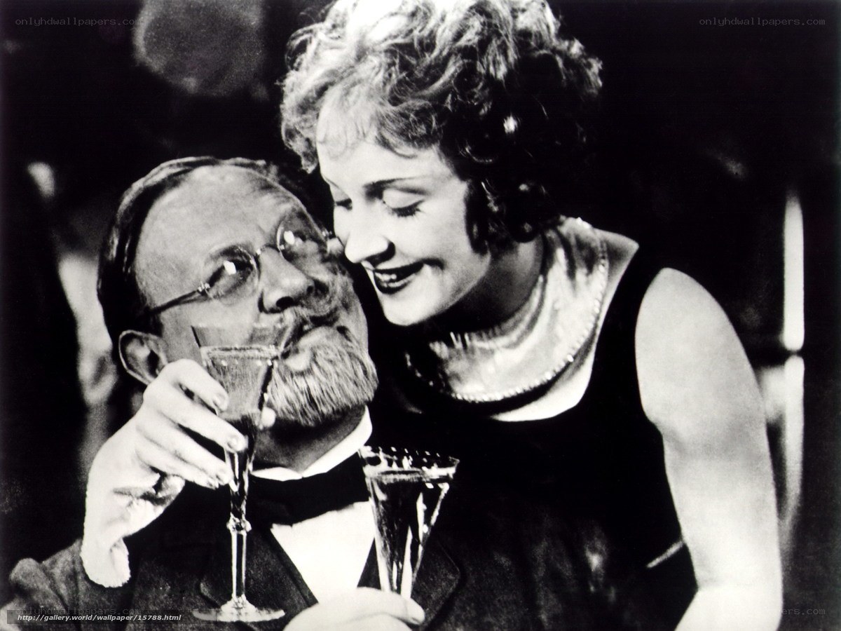 Man and woman with drinks